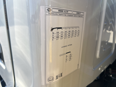 Mack MD7 truck data plate showing weight capacities and specifications.