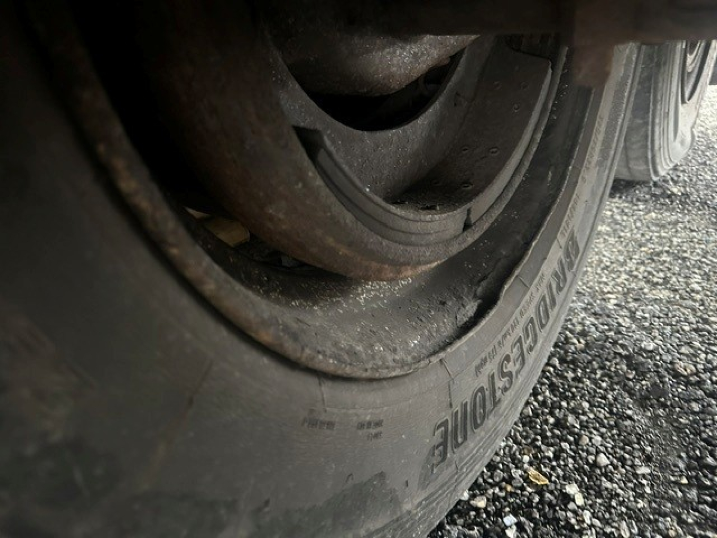 Trailer wheel and tire view of a 2009 Great Dane dry van trailer showing the tire sidewall and wheel.