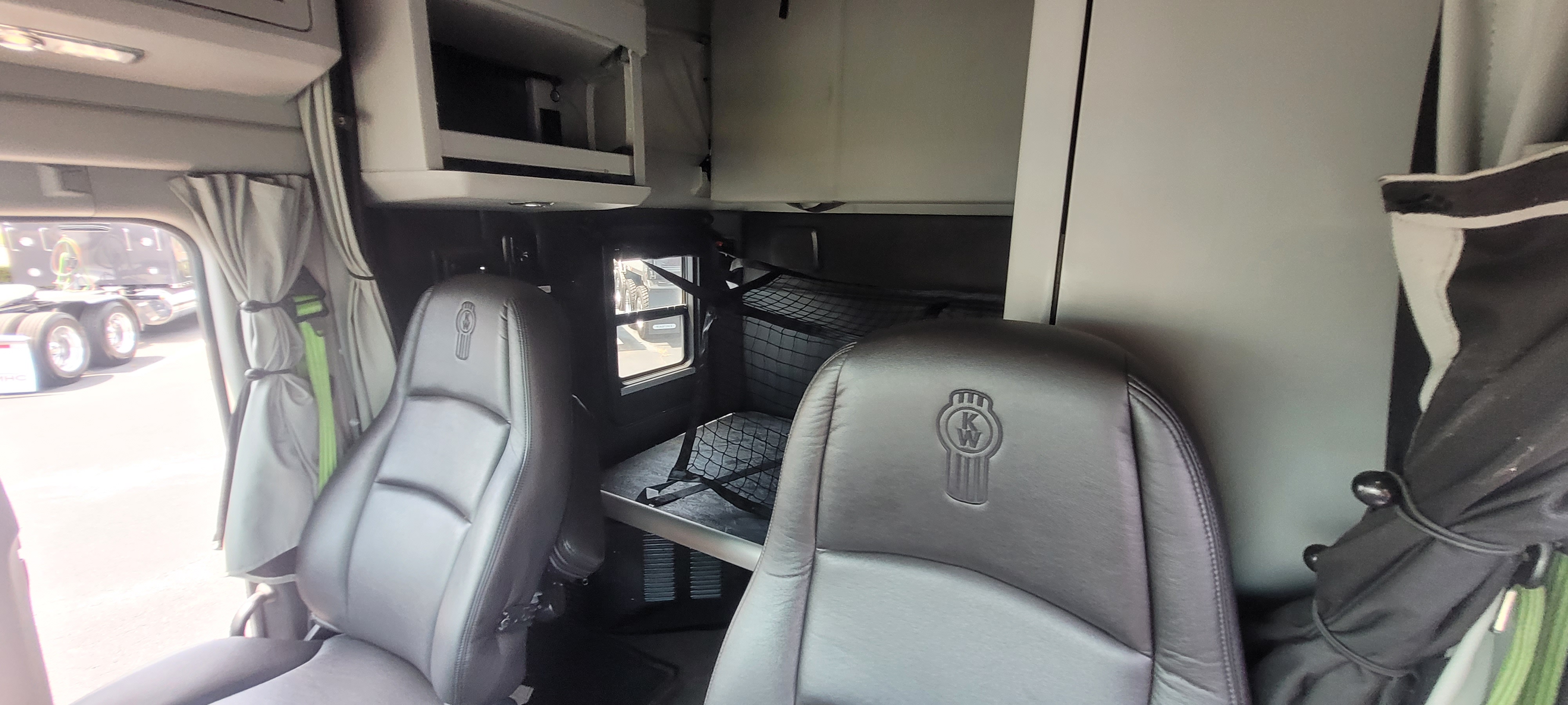 2023 Kenworth T680