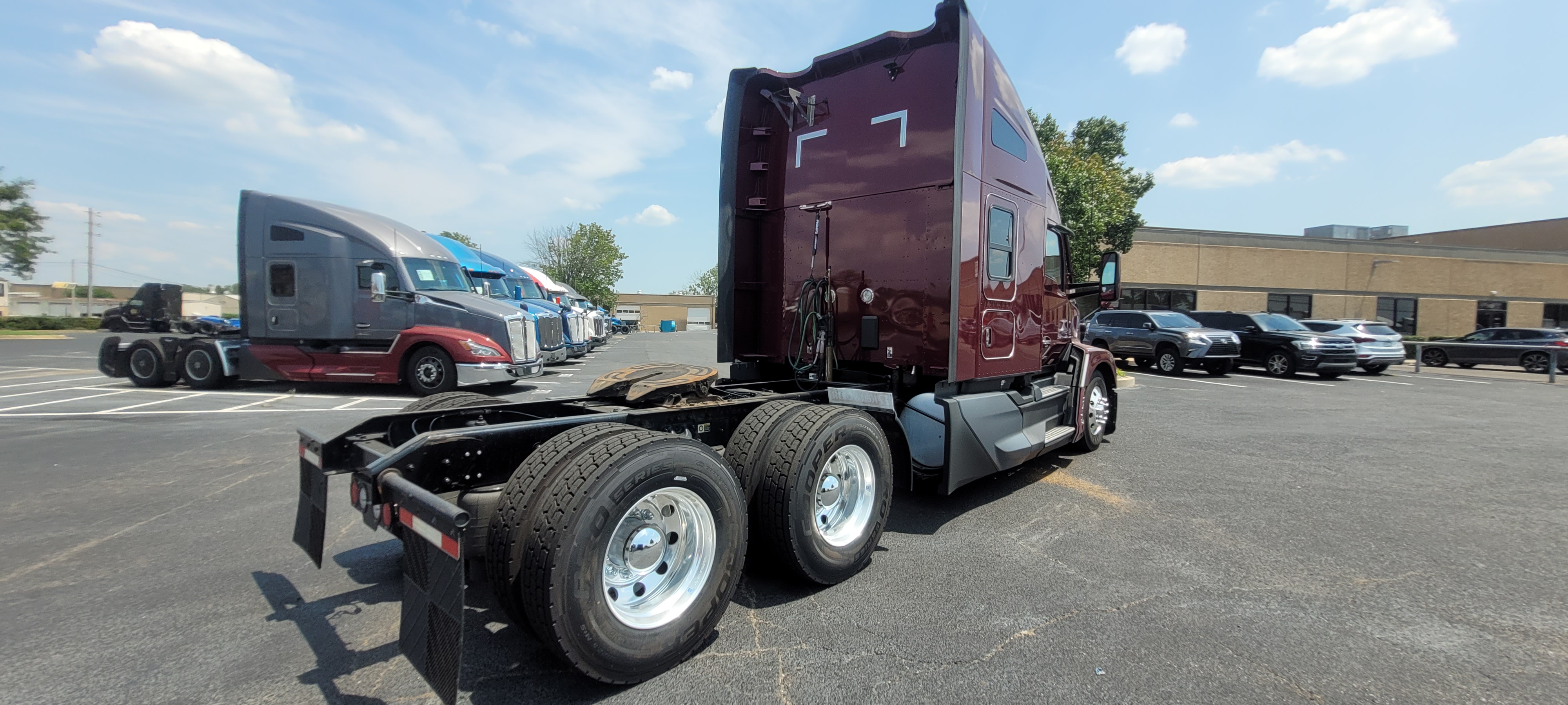 2023 Kenworth T680