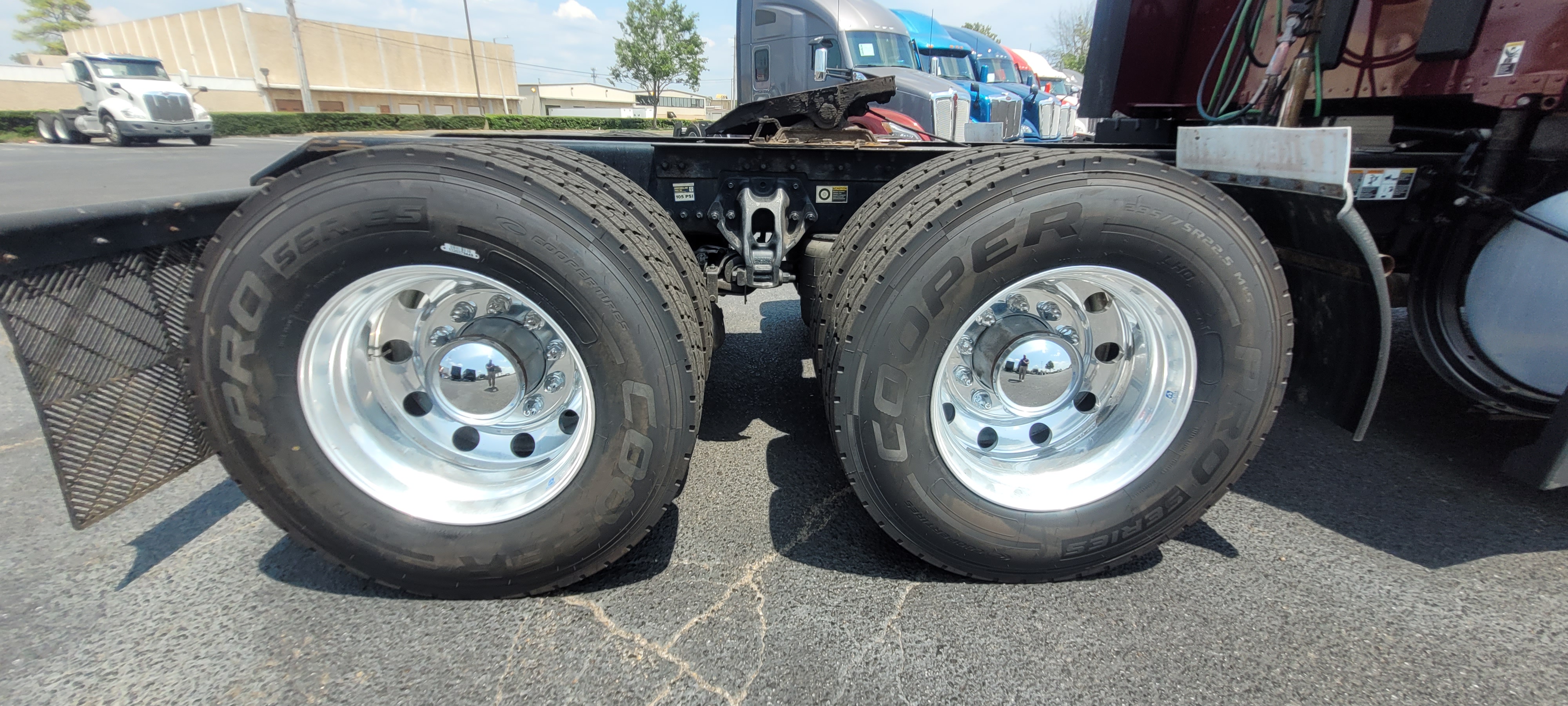 2023 Kenworth T680