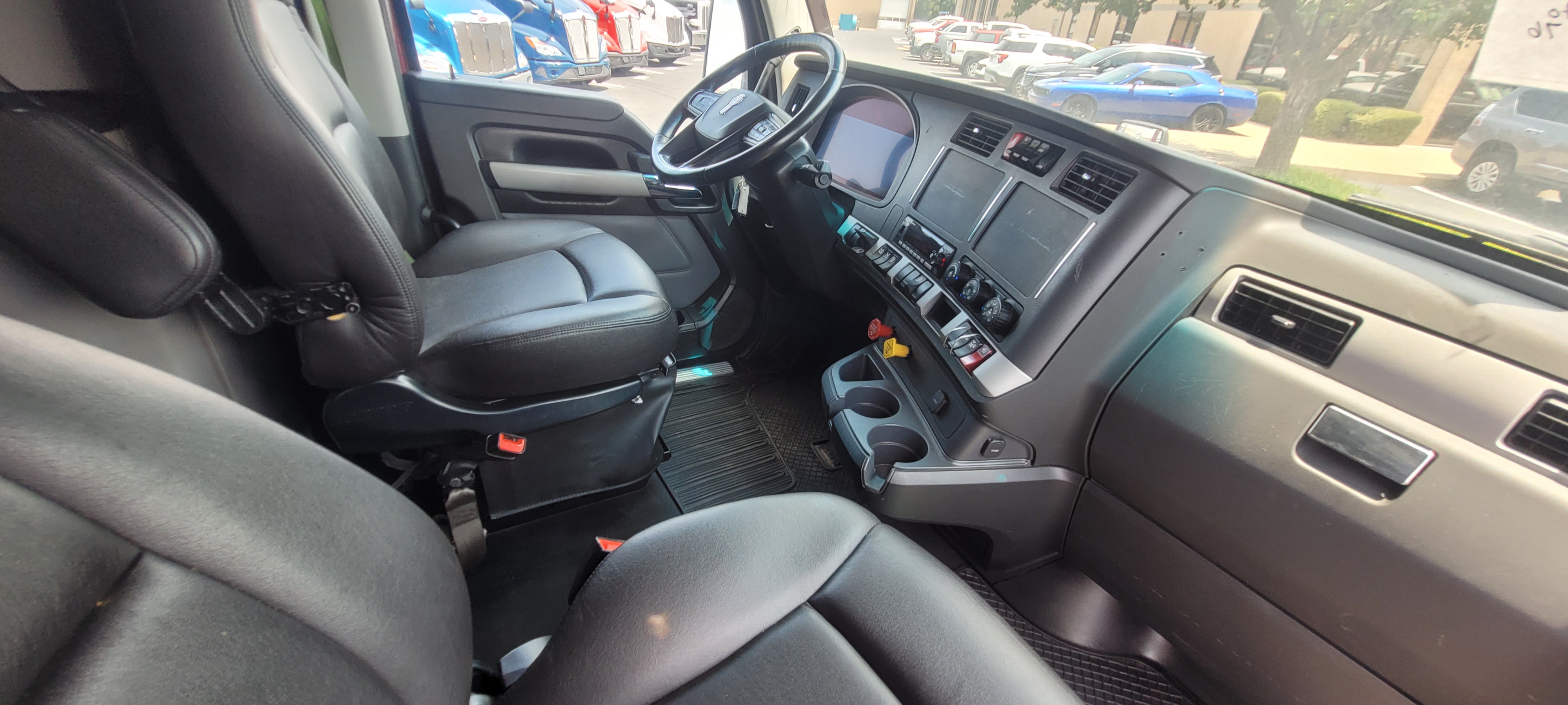 2023 Kenworth T680