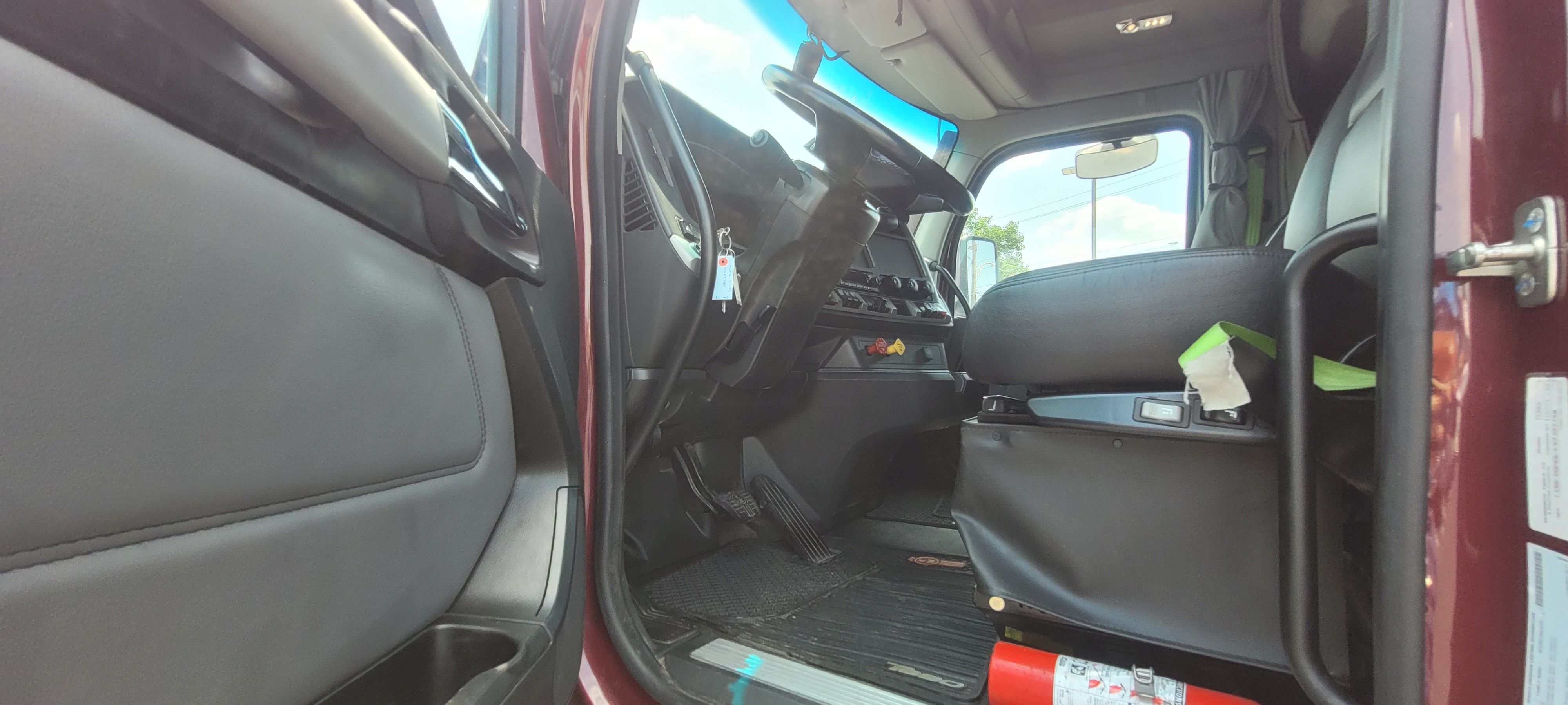 2023 Kenworth T680