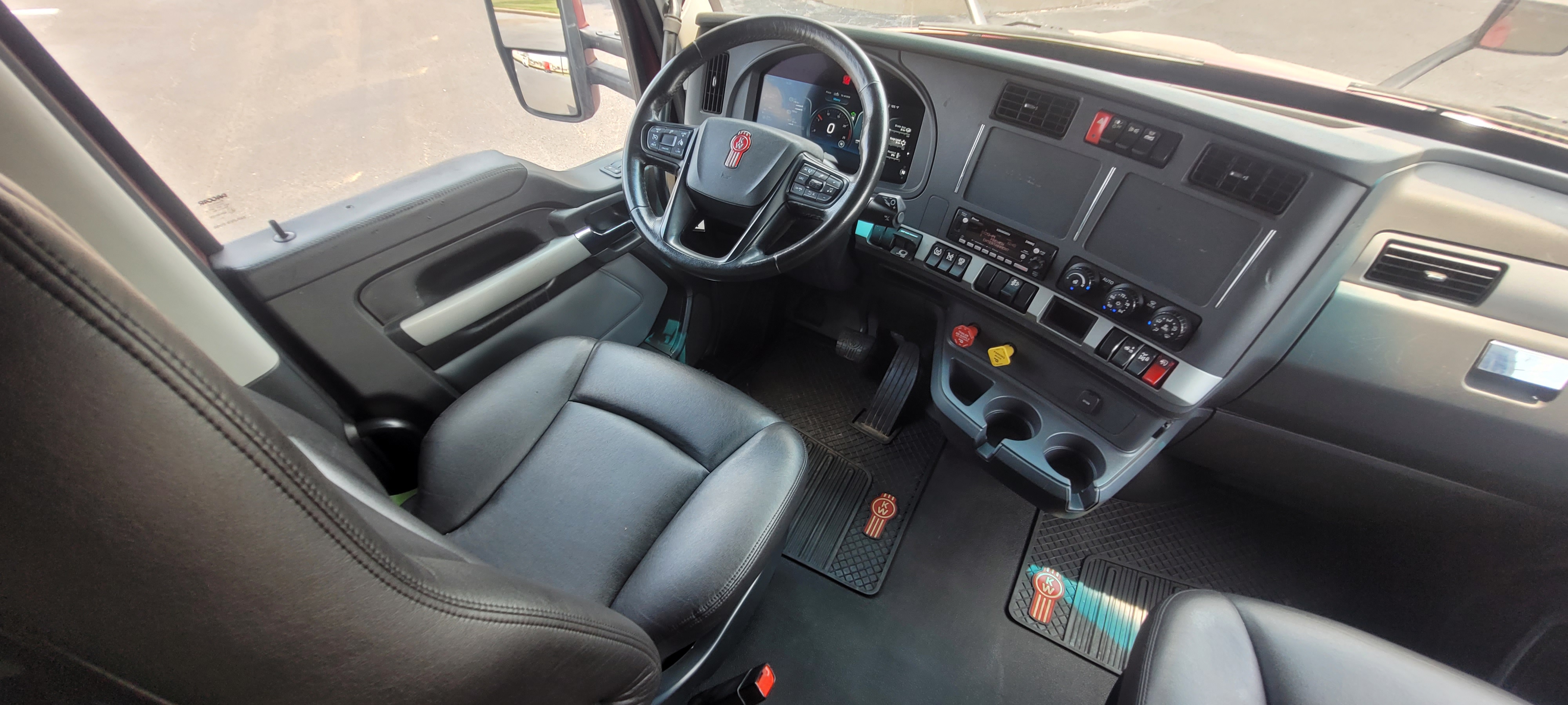 2023 Kenworth T680