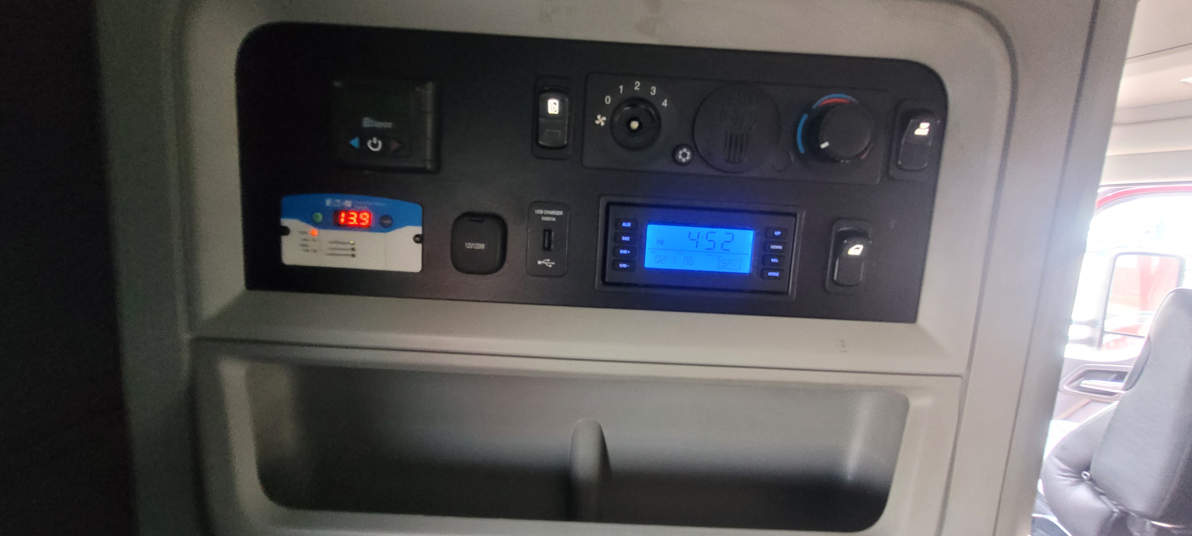 2023 Kenworth T680