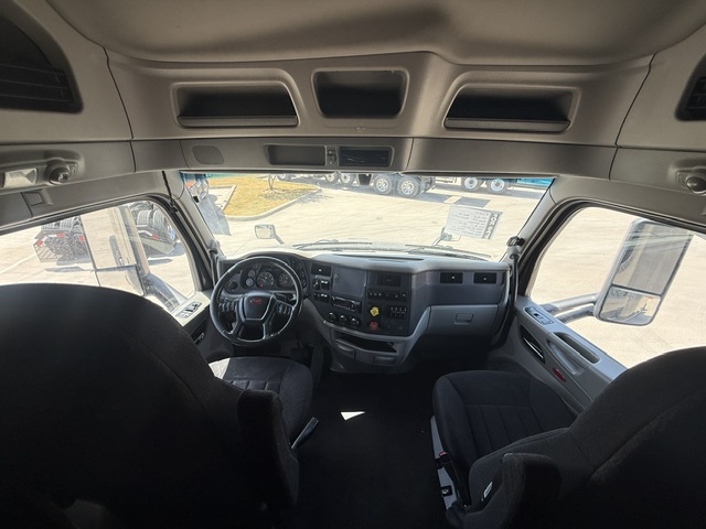 2022 Peterbilt 579