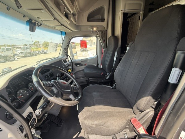 2022 Peterbilt 579