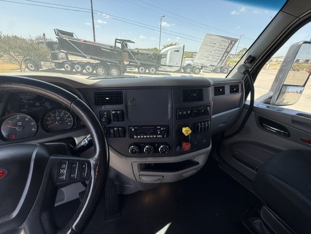2022 Peterbilt 579