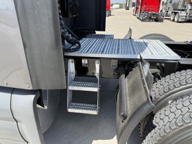 2022 Peterbilt 579