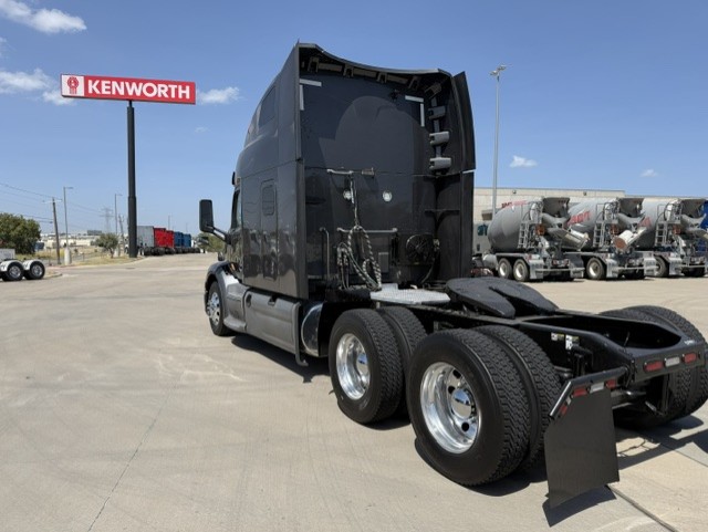 2022 Peterbilt 579