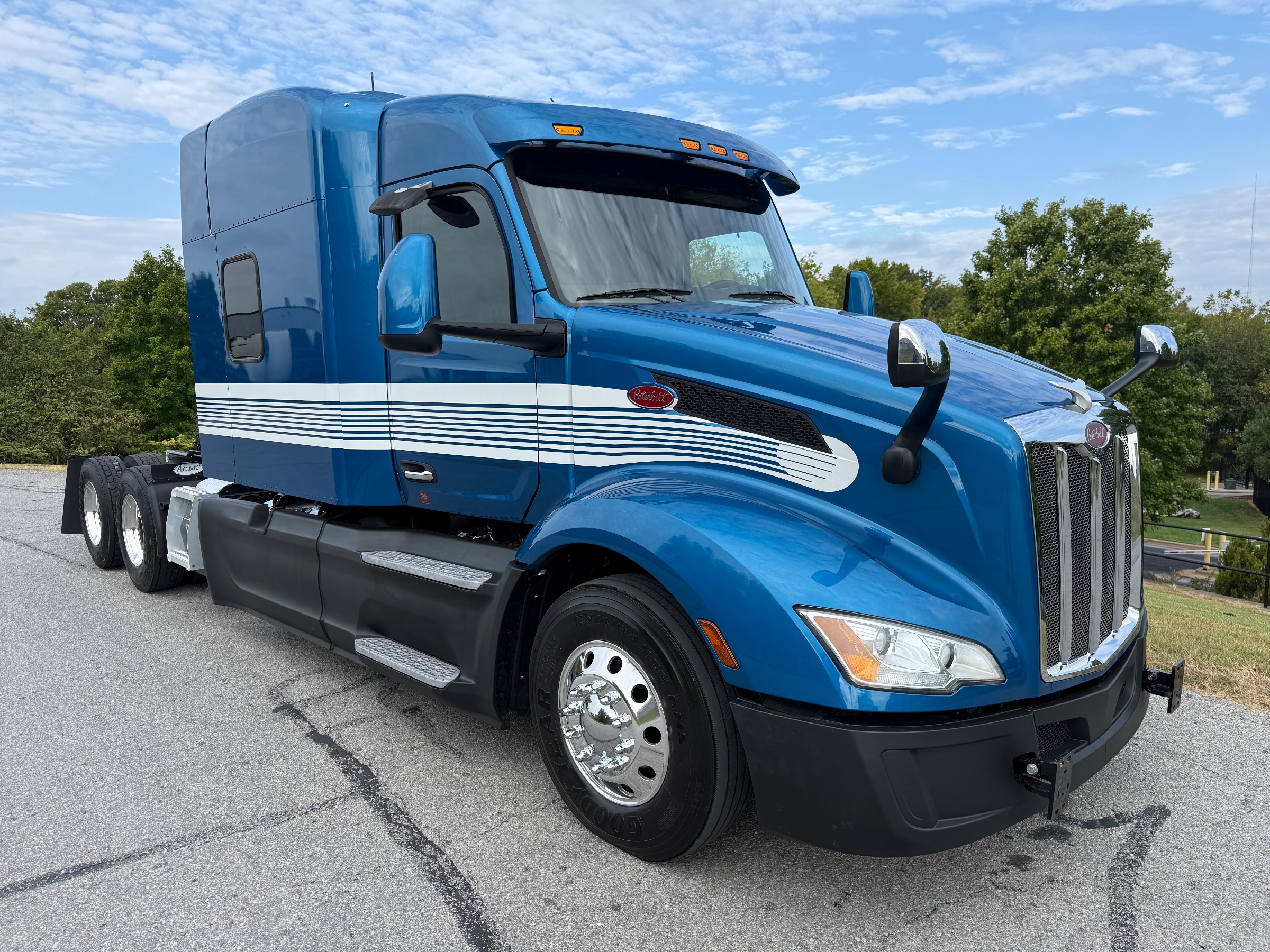 2025 Peterbilt 579