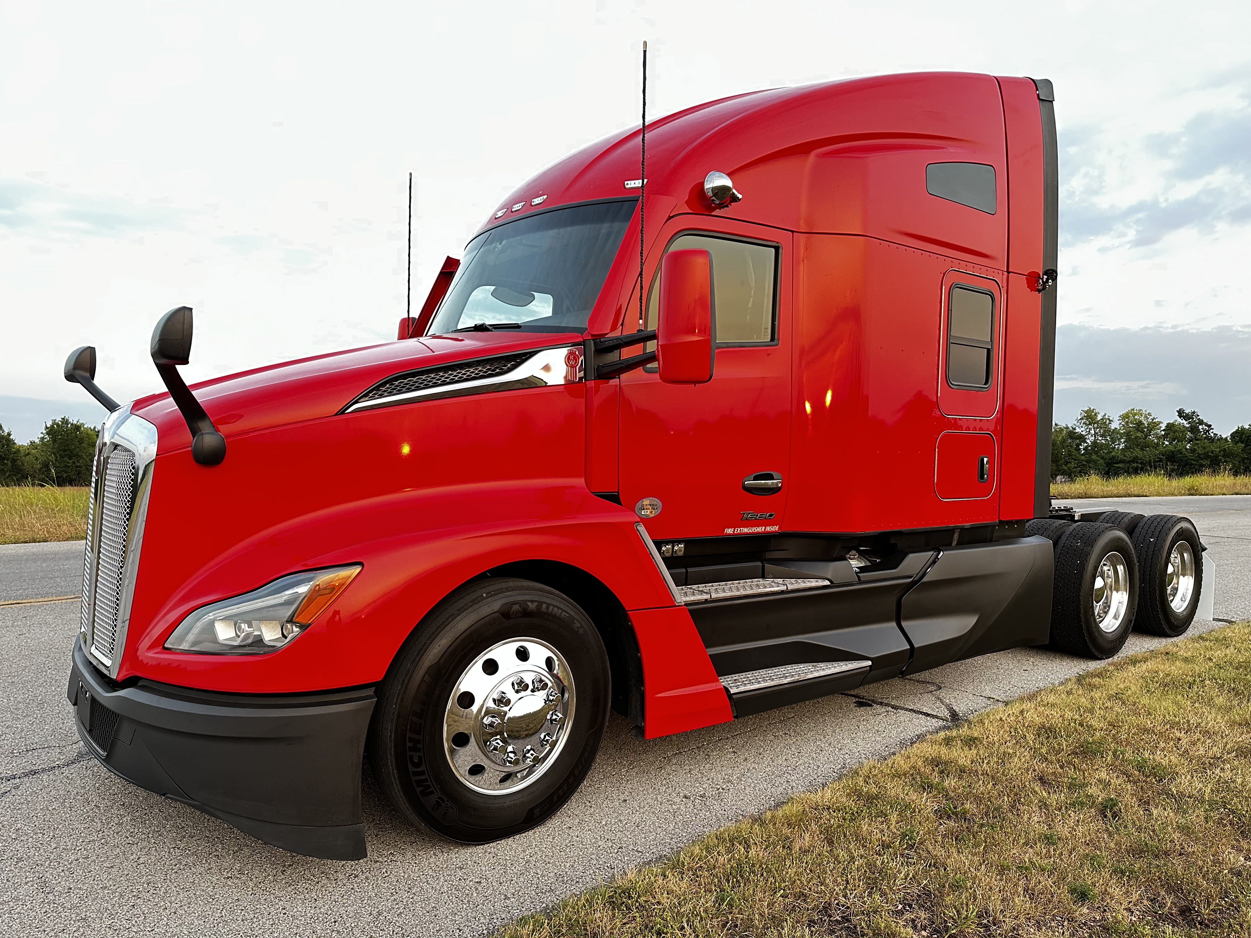 2023 Kenworth T680