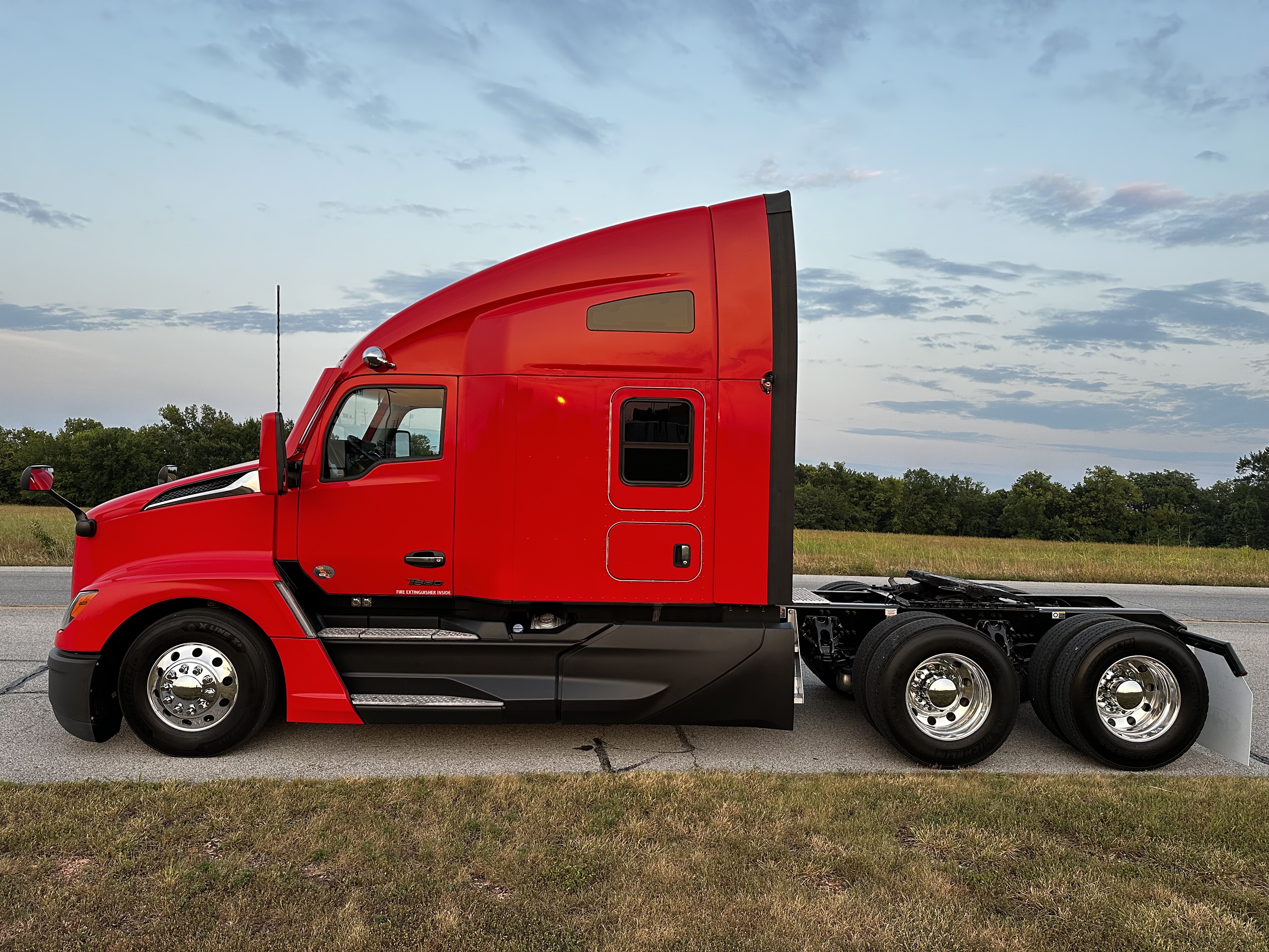 2023 Kenworth T680