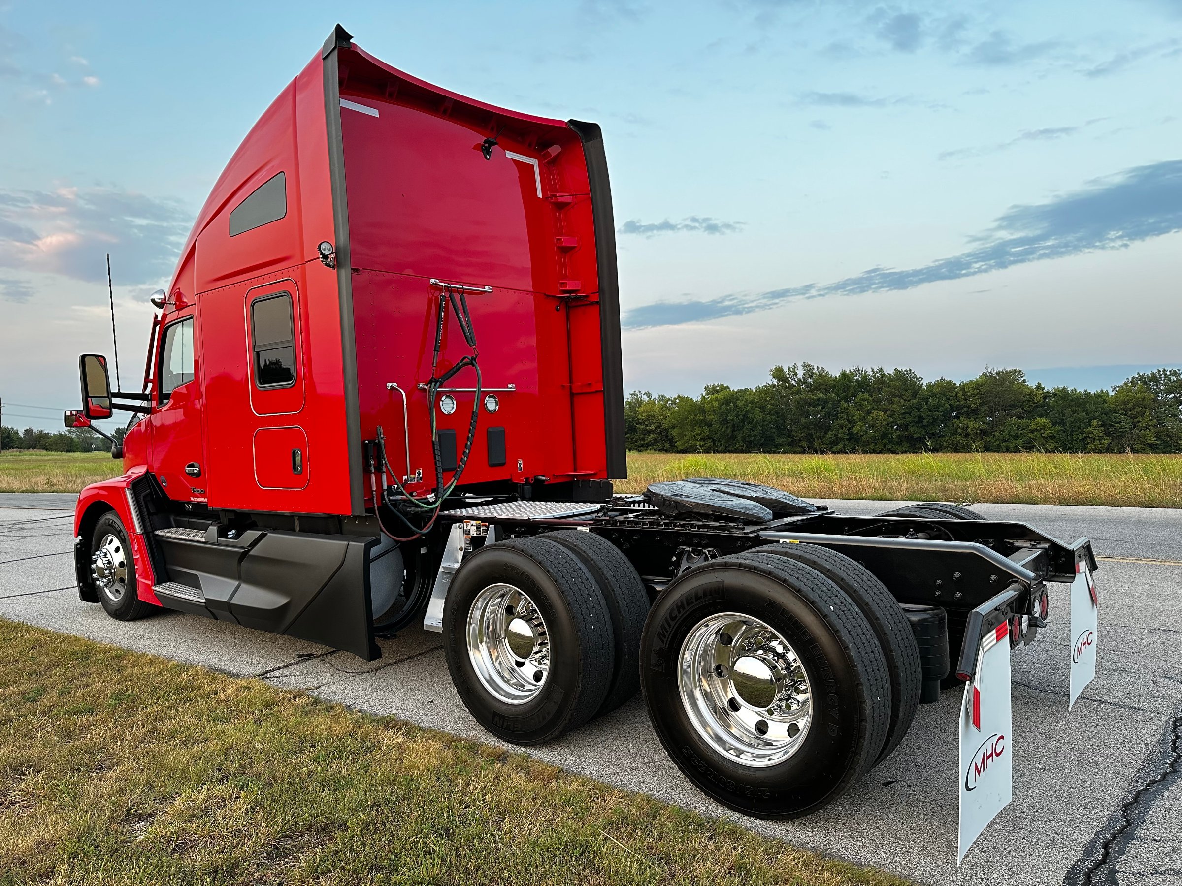 2023 Kenworth T680