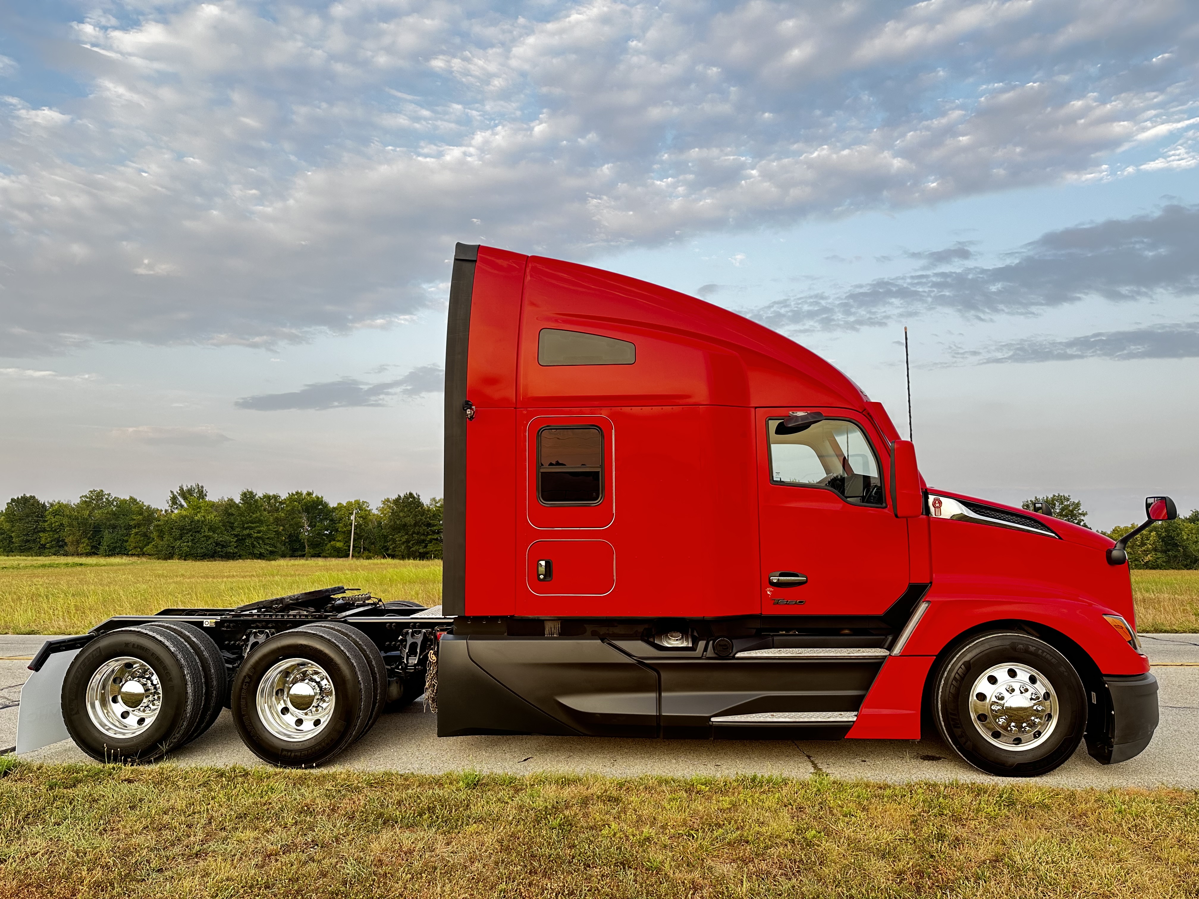 2023 Kenworth T680
