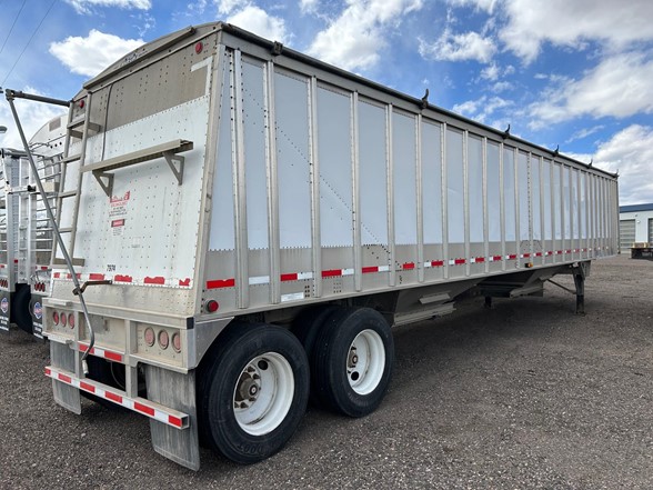 2008 Cornhusker Air Ride Grain Hopper