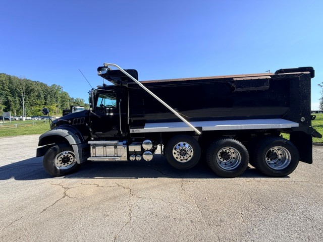 2020 Mack GRANITE