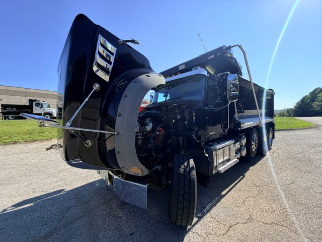 2020 Mack GRANITE