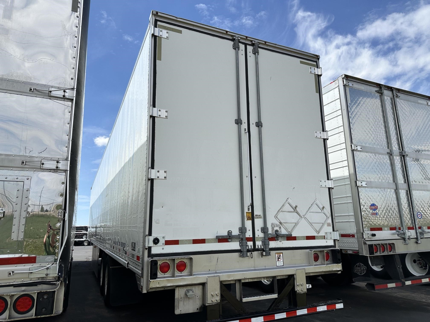 Great Dane air ride reefer trailer rear view showing double doors and bumper with lights