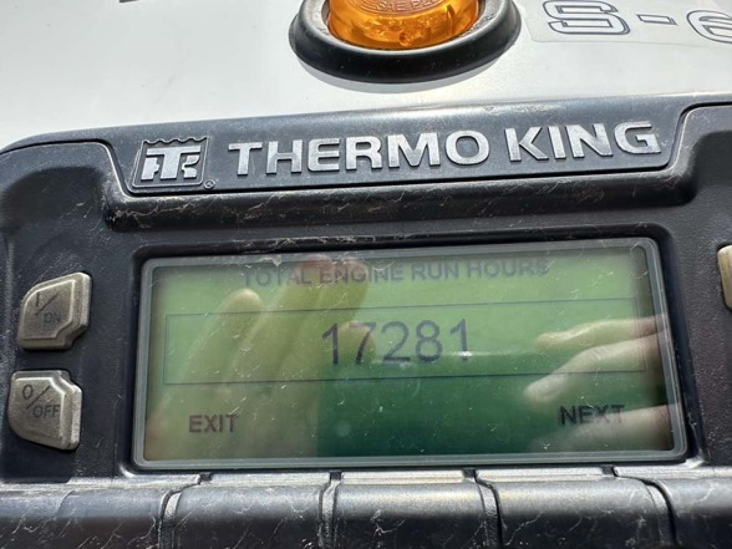 Thermo King generator/recirculating unit in a trailer with display showing 17281 total engine run hours.