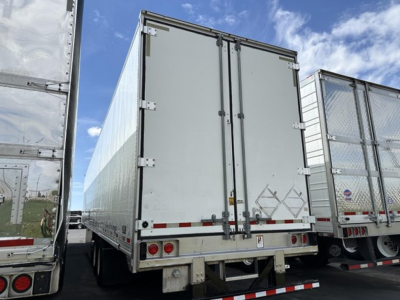 Great Dane S-600 reefer trailer rear view showing double doors with hinges and reflective tape.