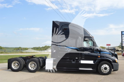 Truck cab side view showing 2014 Freightliner Cascadia 125 Evolution with triple rear axles and sleeper, VIN 3AKJGLD50ESFN2370, stock number 1611201-C_APU.
