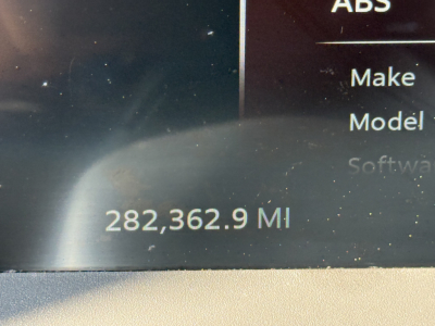 Peterbilt 579 instrument cluster showing 282,362.9 MI mileage.