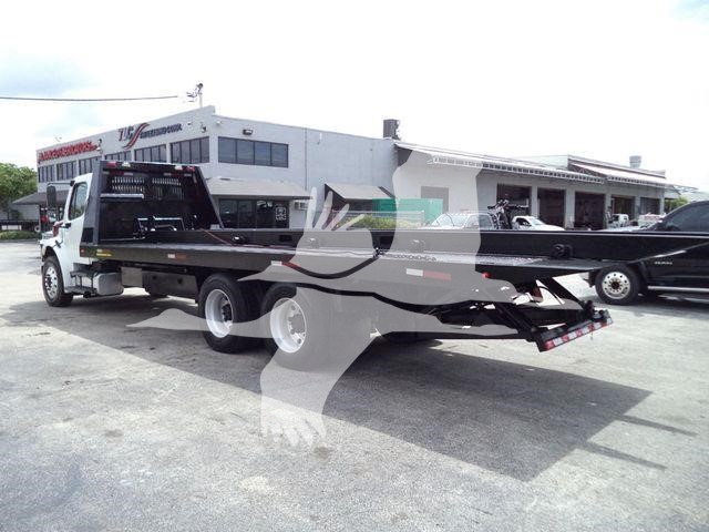 2006 Freightliner M2 106