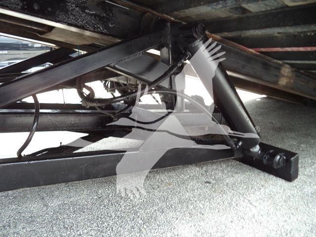 2006 Freightliner M2 106