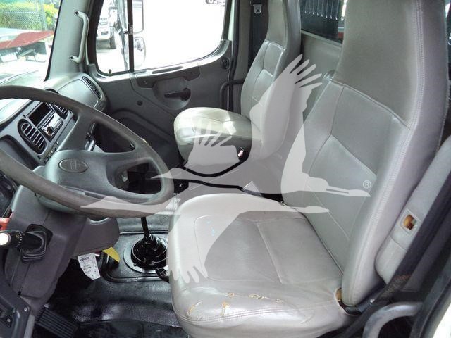 2006 Freightliner M2 106