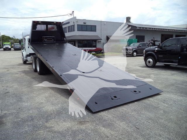 2006 Freightliner M2 106