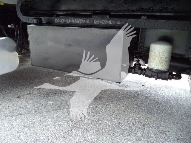2006 Freightliner M2 106