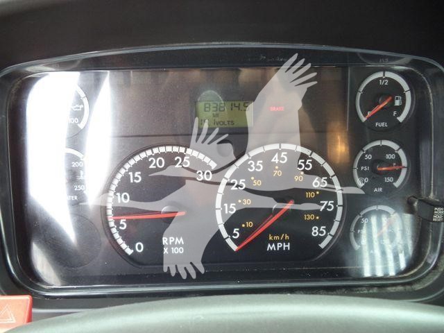 2006 Freightliner M2 106