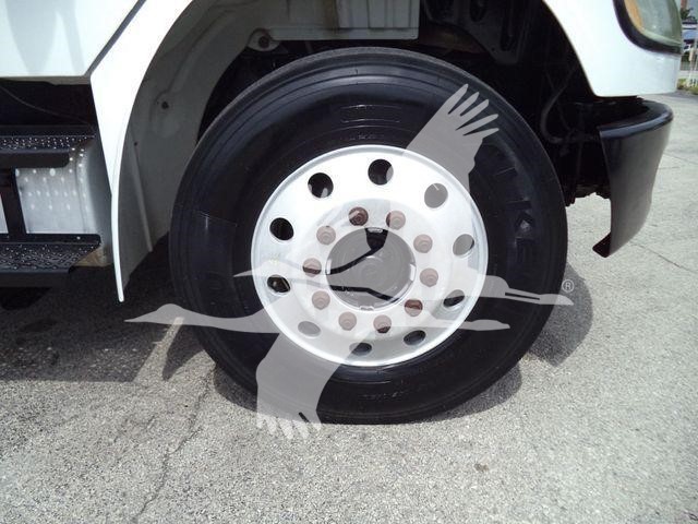 2006 Freightliner M2 106