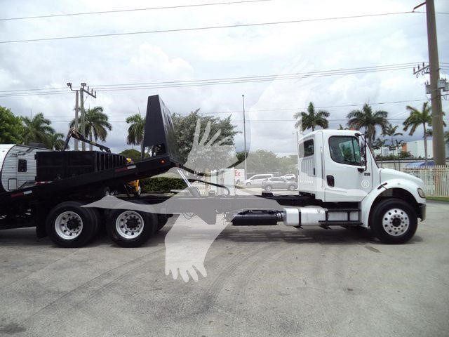 2006 Freightliner M2 106
