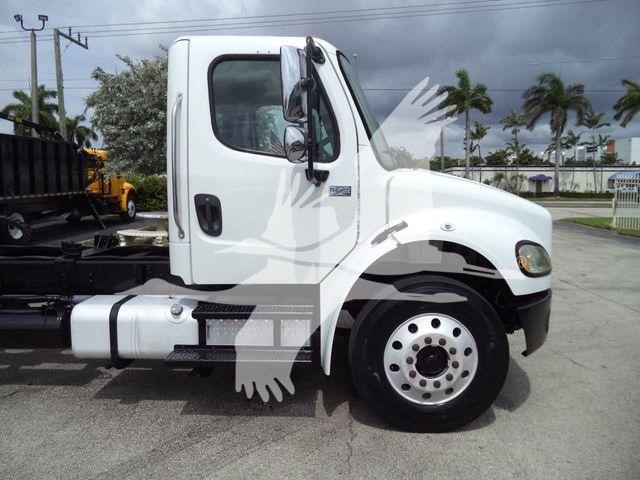 2006 Freightliner M2 106