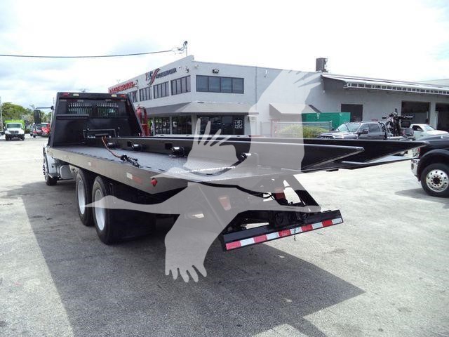 2006 Freightliner M2 106