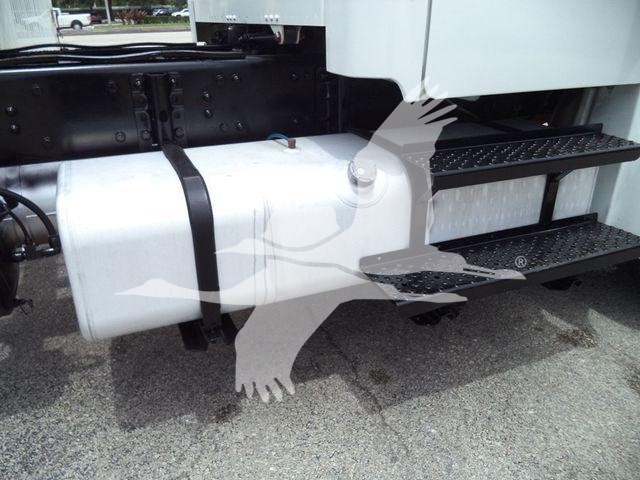 2006 Freightliner M2 106