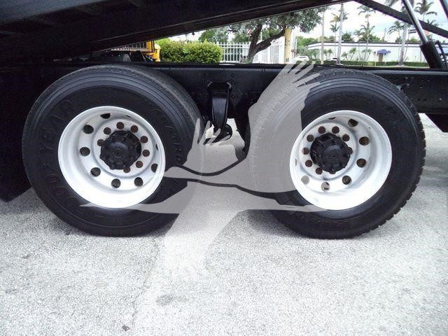 2006 Freightliner M2 106