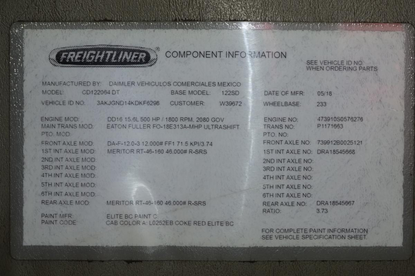Freightliner component information plate showing model, VIN, and axle configurations for a 2019 Freightliner SD122 daycab truck.