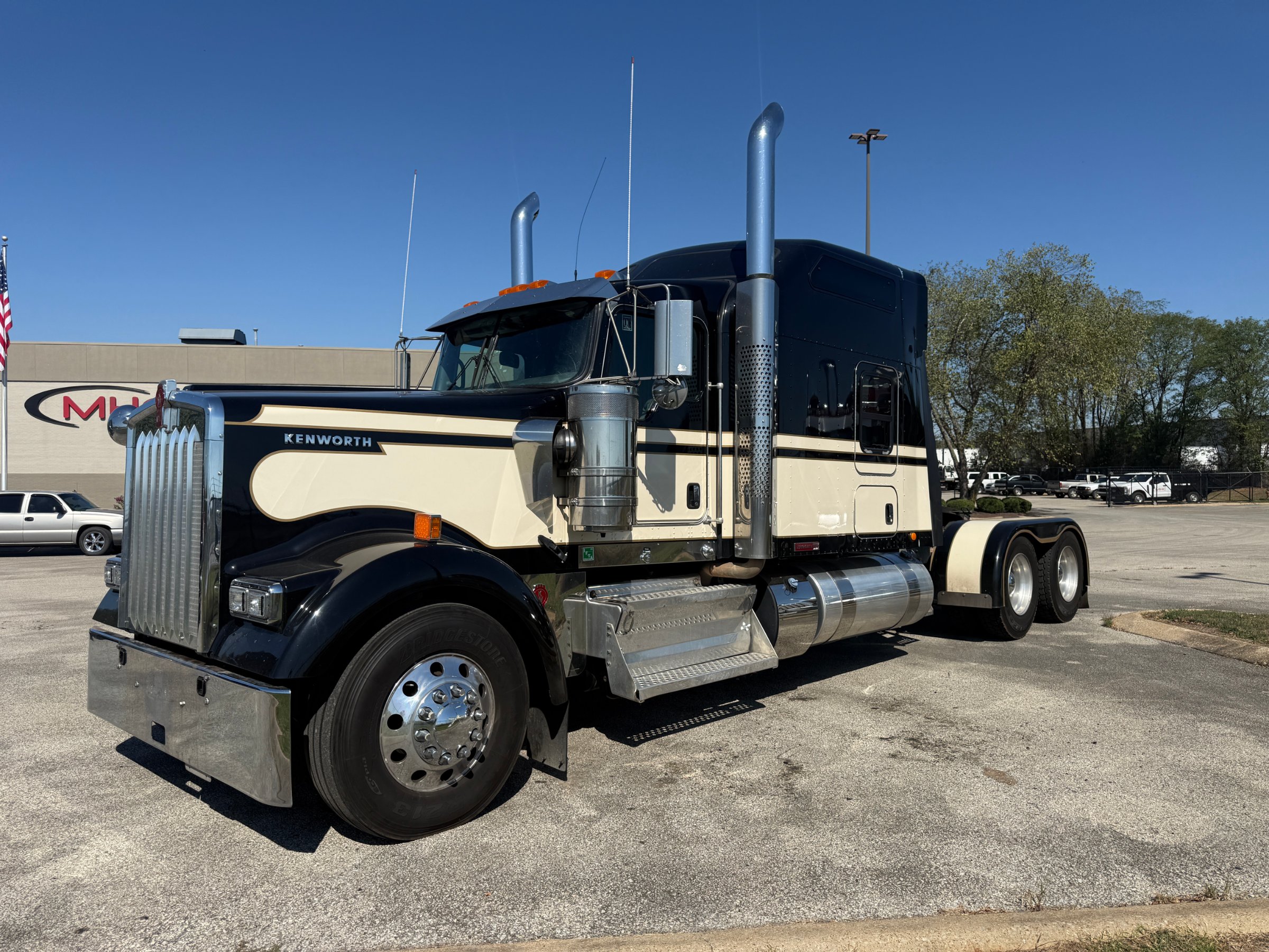 2024 Kenworth W900L