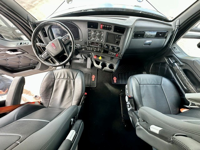 2024 Kenworth W990