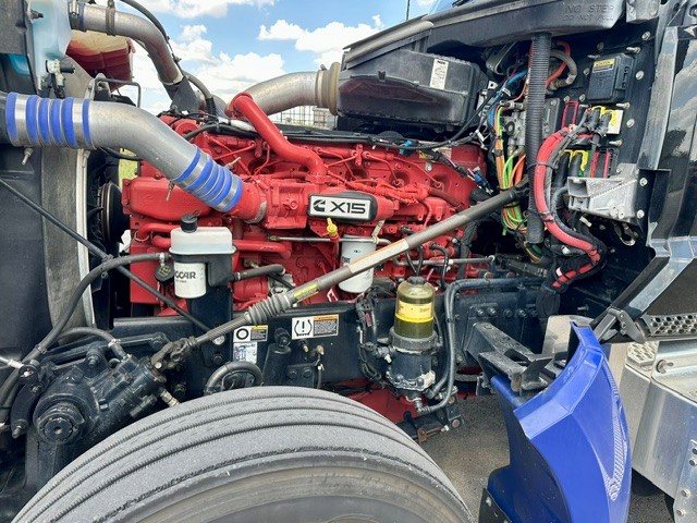 2024 Kenworth W990
