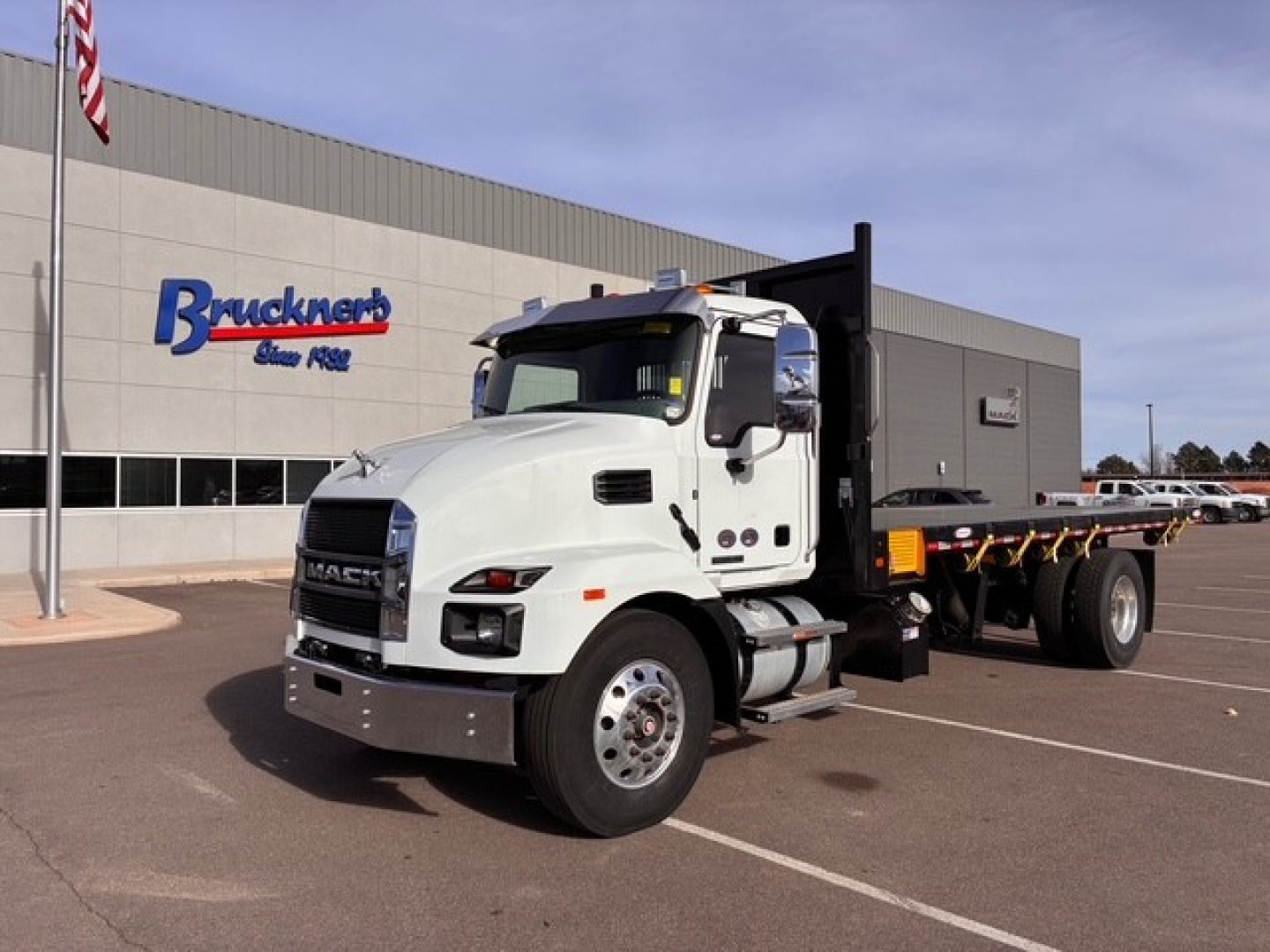 2025 Mack MD7