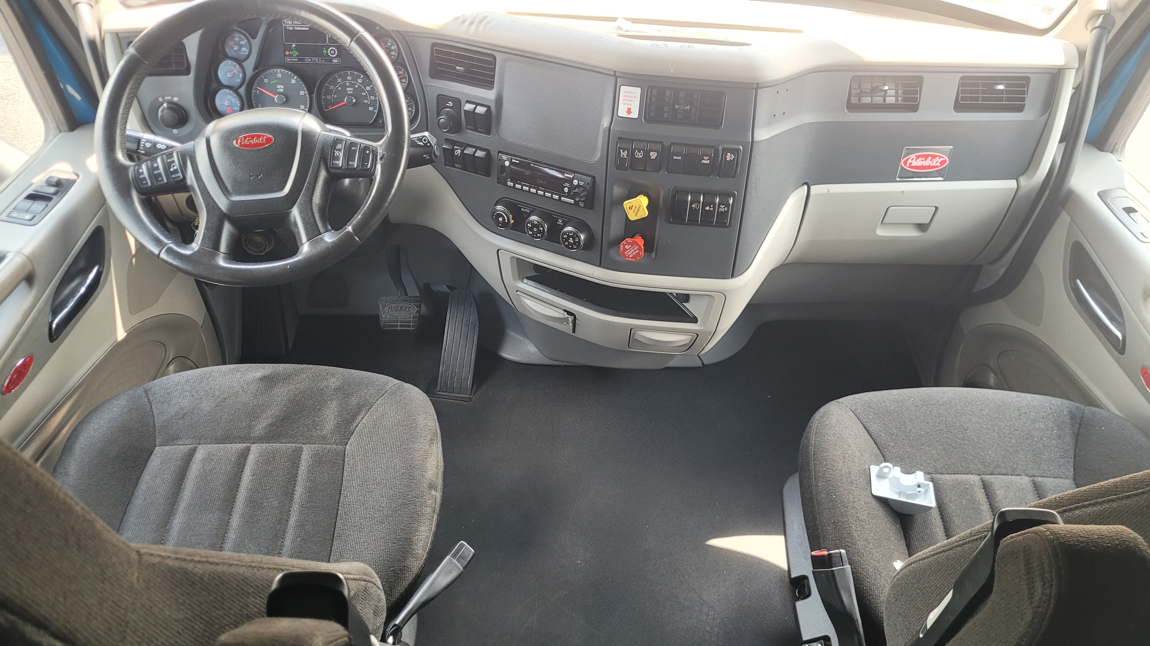 2022 Peterbilt 579