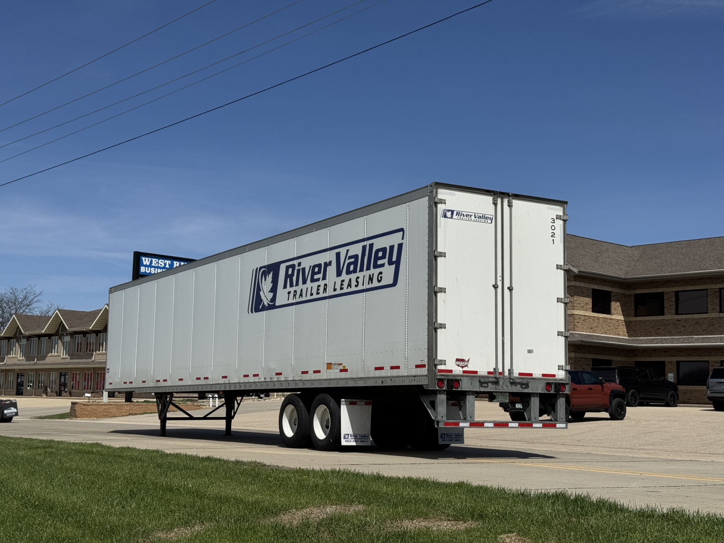 1993 Wabash Duraplate trailer showing River Valley Trailer Leasing logo on side, tandem axles, and rear doors