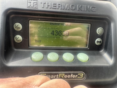 Thermo King engine hours display showing 43639 with 'EXIT' label and round green buttons; Smart Reefer3 branding visible.