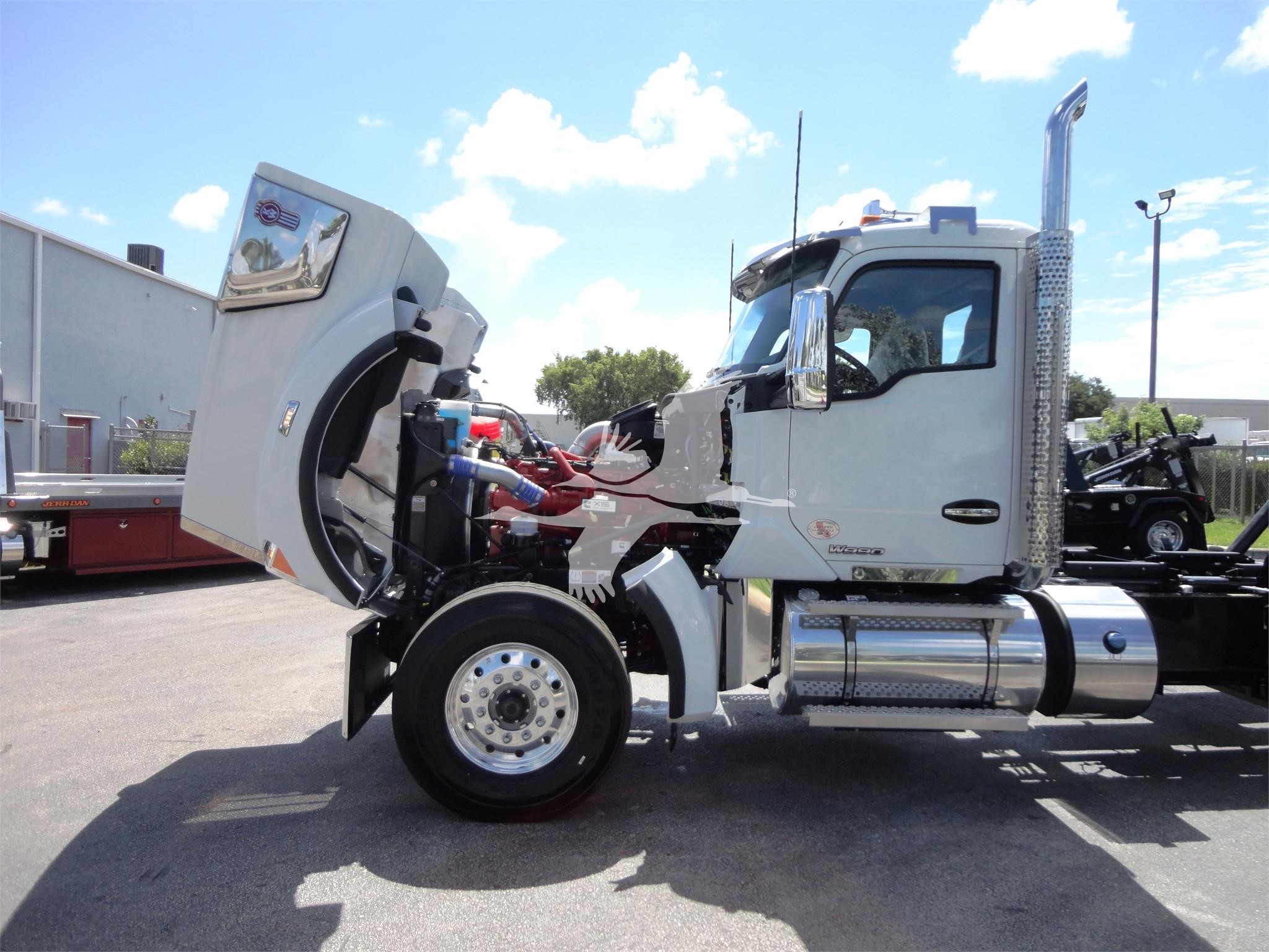 2023 Kenworth W990