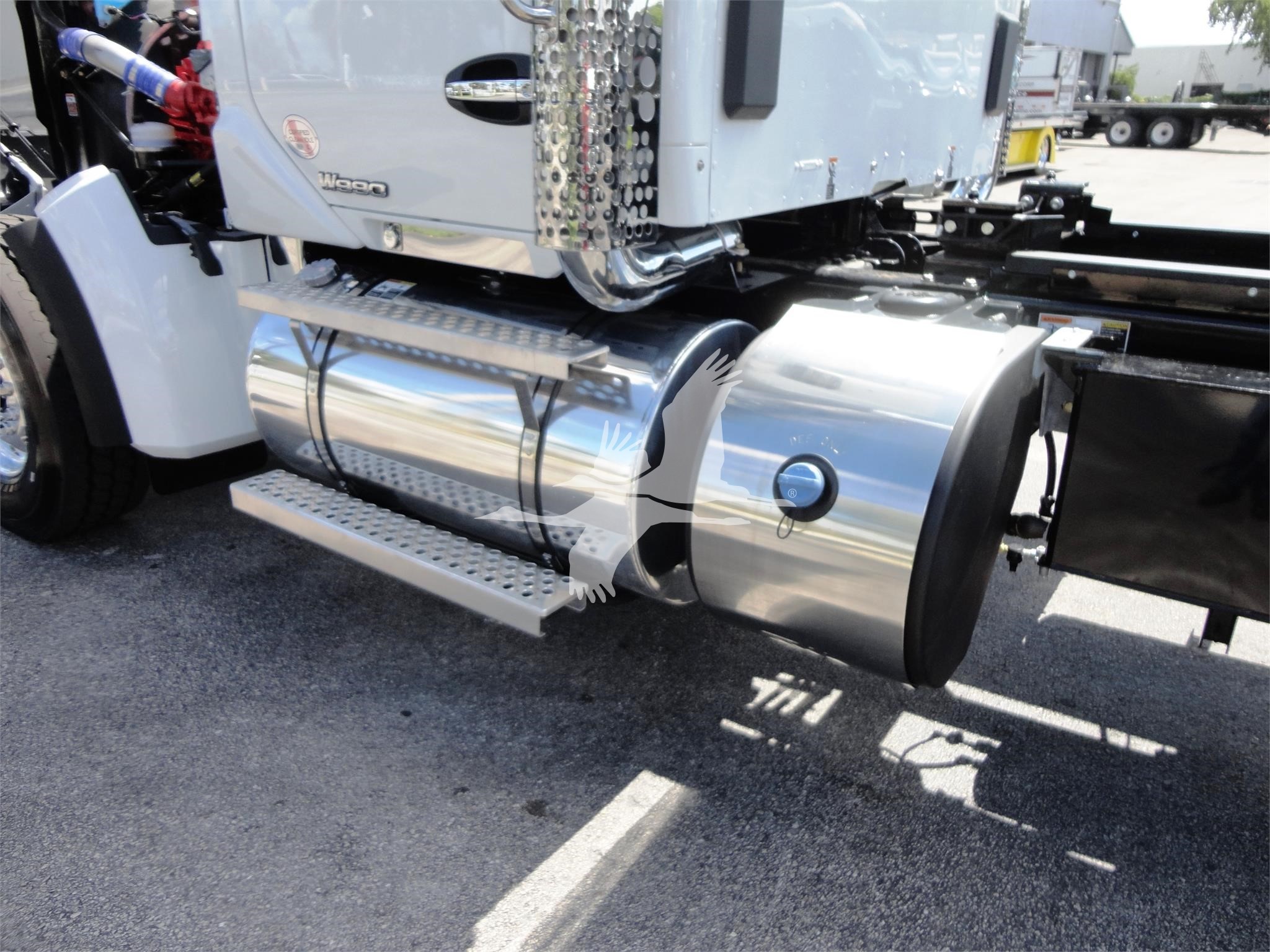 2023 Kenworth W990