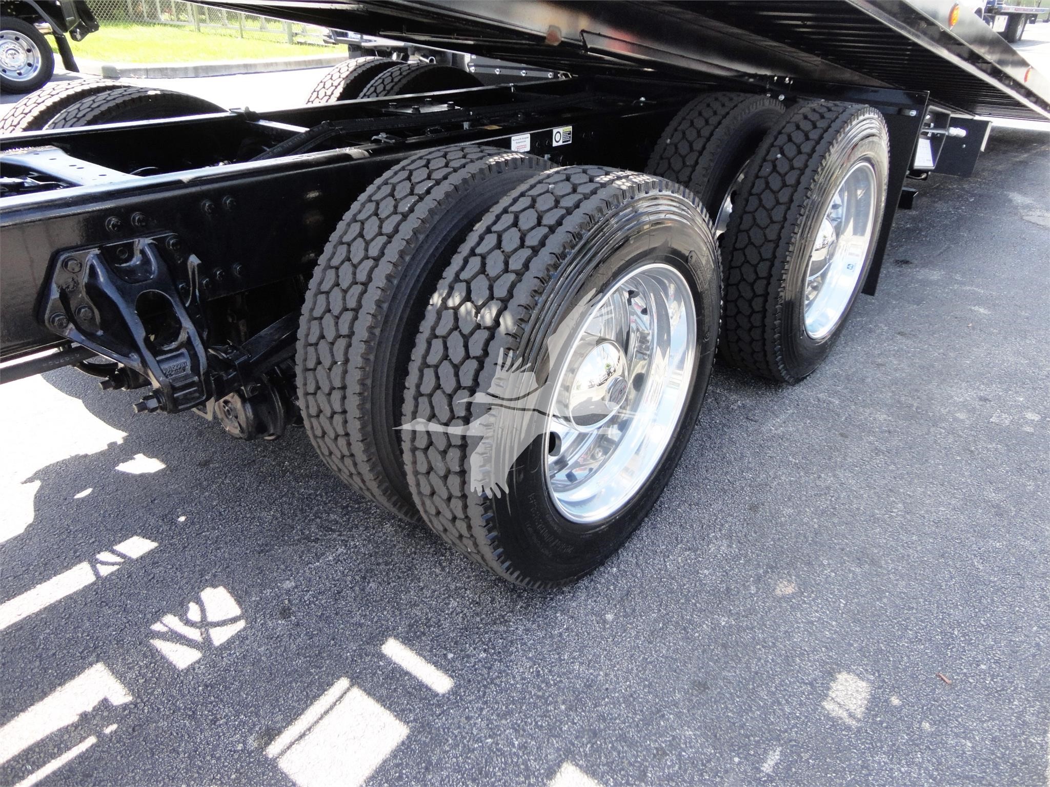 2023 Kenworth W990